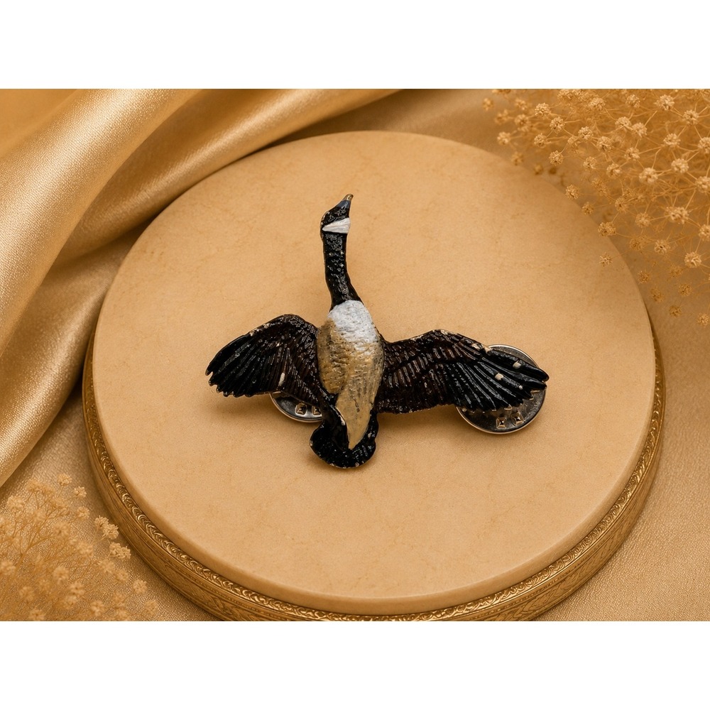 GG Harris Fine Pewter Canada Goose Pin 1988 #320 Wildlife Bird Lapel Pin Vintage